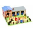 Le Toy Van TV422: Appleyard Riding School